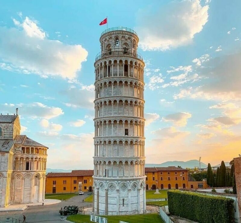 Pending Tower Pisa